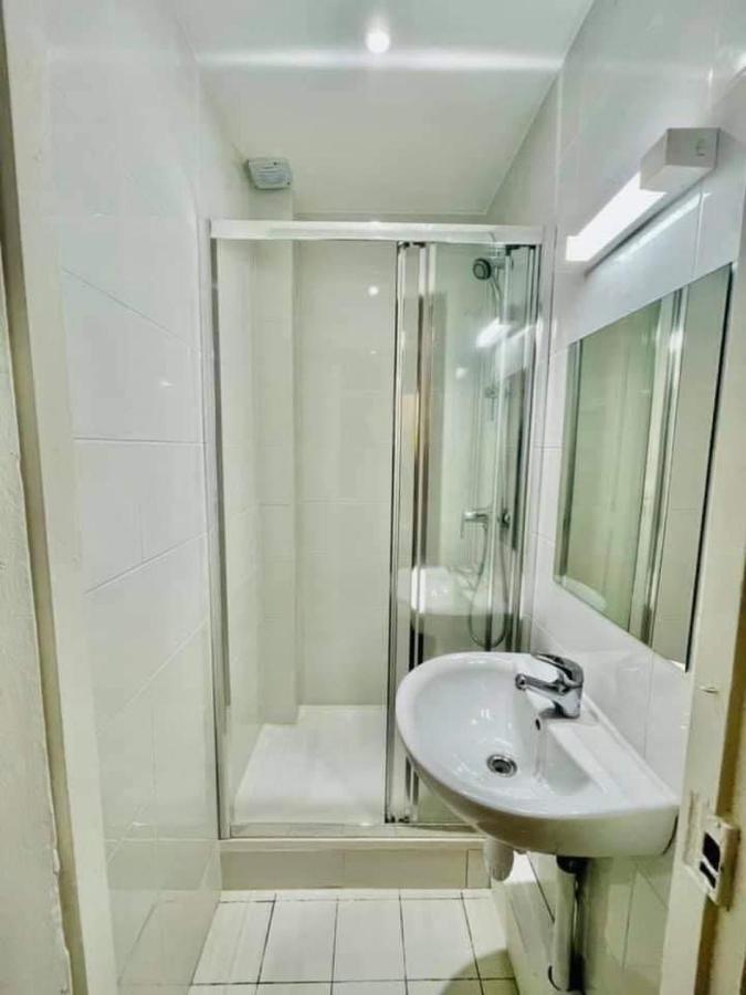 Room Private Next To Train B 100Meter, Easy Go To Centre Ville, Not Whole Appartement كياشاه المظهر الخارجي الصورة
